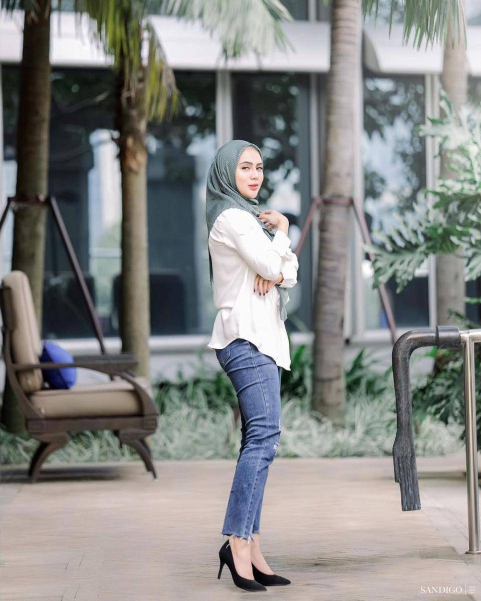 instagram.com/anggitasari612