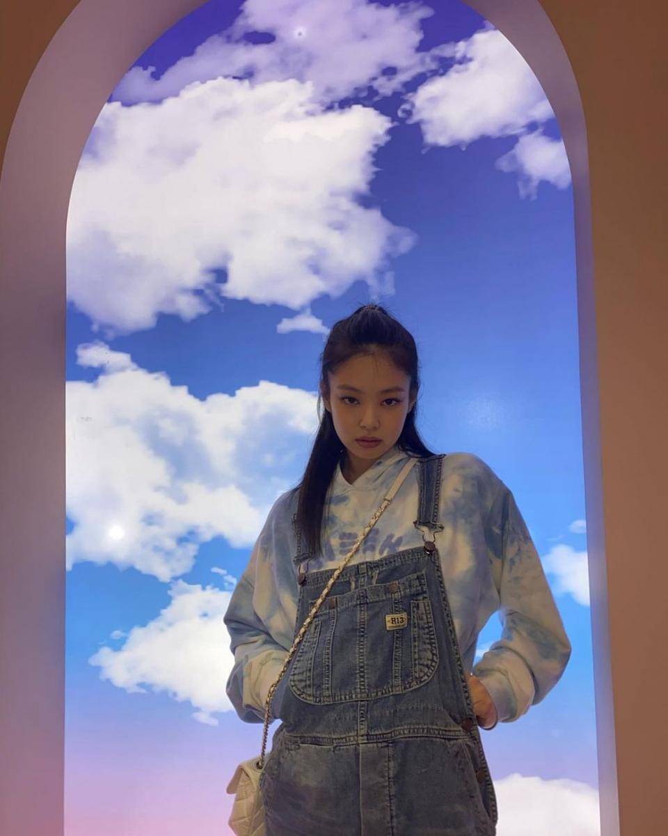Instagram.com/jennierubyjane