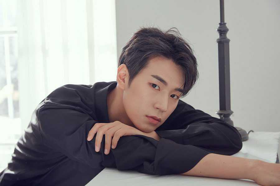10 Potret Menawan Park Seo Ham, Member Tertinggi KNK yang Jago Akting