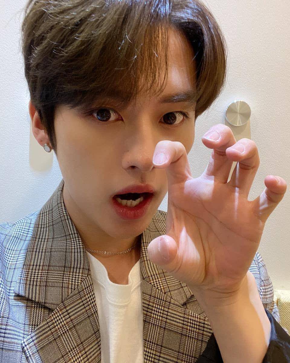 instagram.com/realstraykids