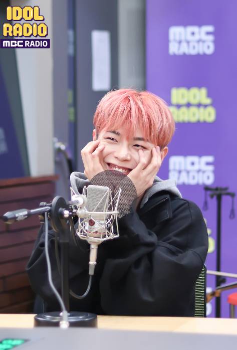 twitter.com/idolradiokorea