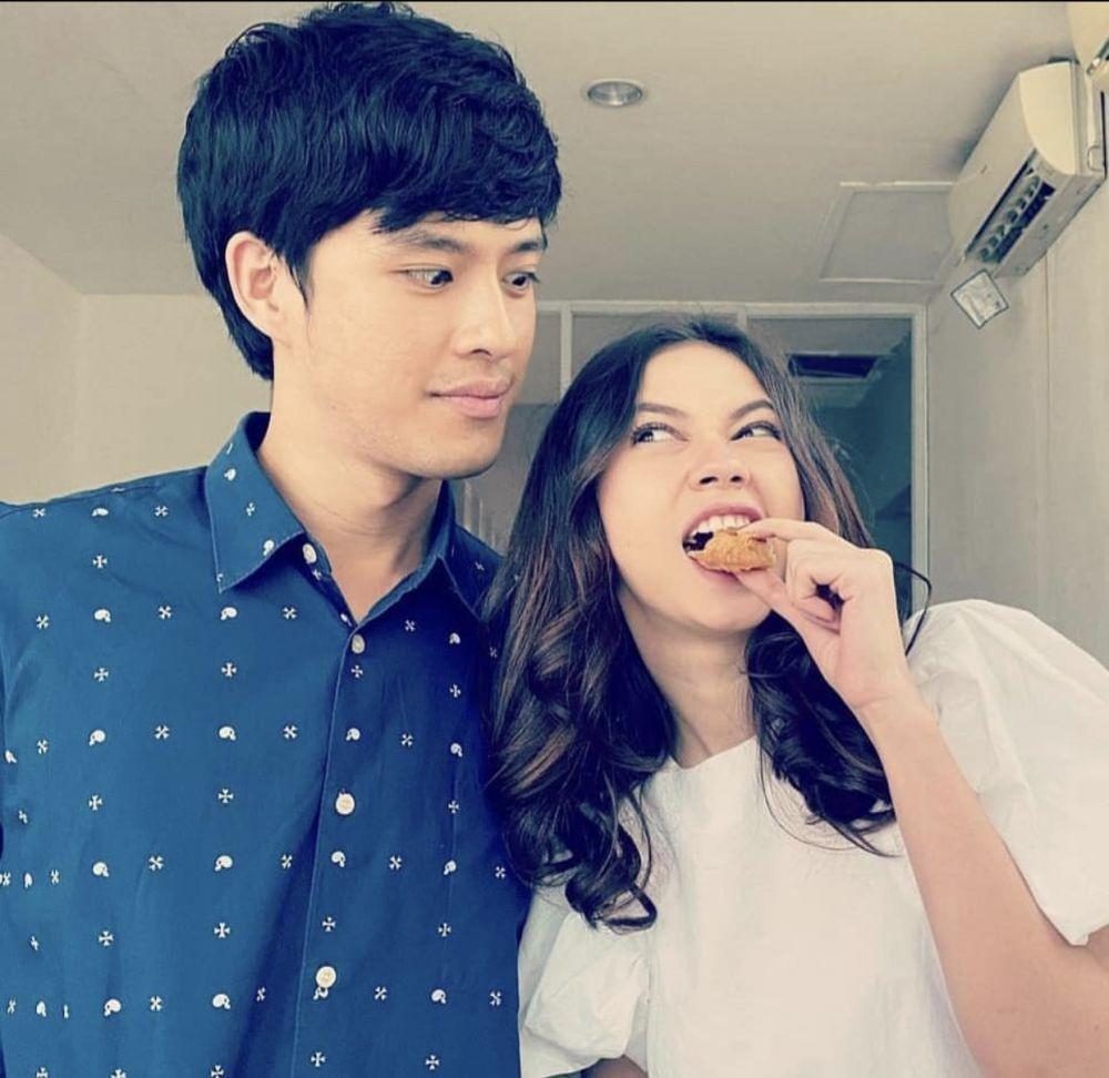 10 Potret Mesra Morgan Oey dan Yuki Kato Syuting Bareng, Gemes!