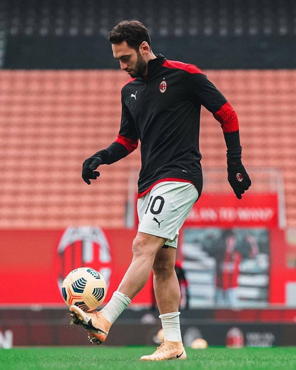 instagram.com/hakancalhanoglu