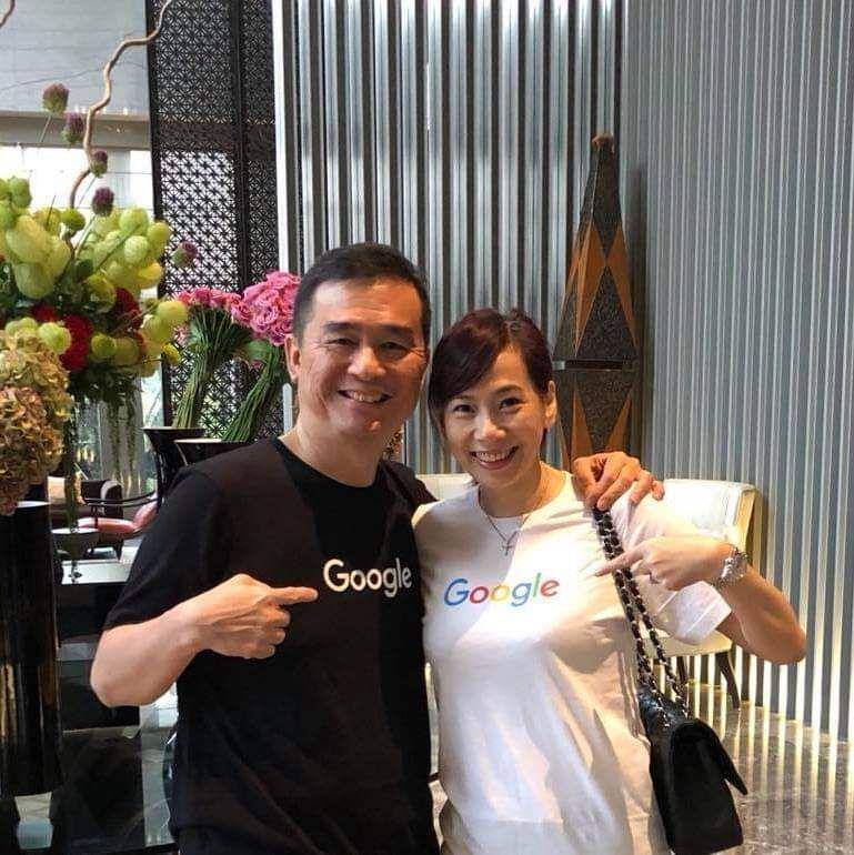 Potret Huang Hua bersama suami (facebook.com/budi.tjandra.94)
