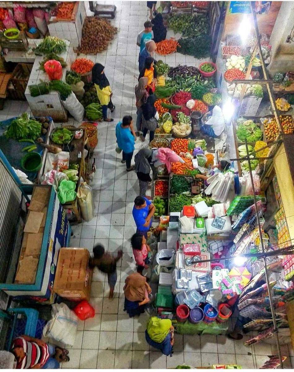 Pedagang di Pasar Besar Madiun. Instagram.com/madiunwisata