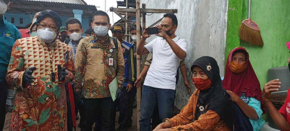 Risma Blusukan di Balong Cangkring Mojokerto/Zainul Arifin