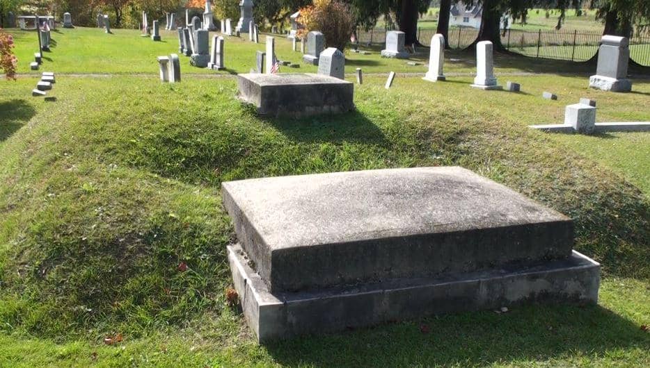 9 Praktik Penguburan Paling Unik Sepanjang Sejarah