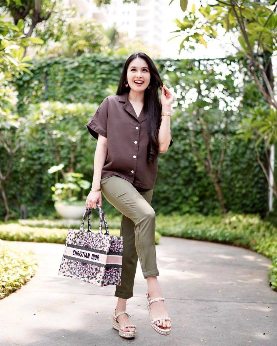 instagram/sandradewi88