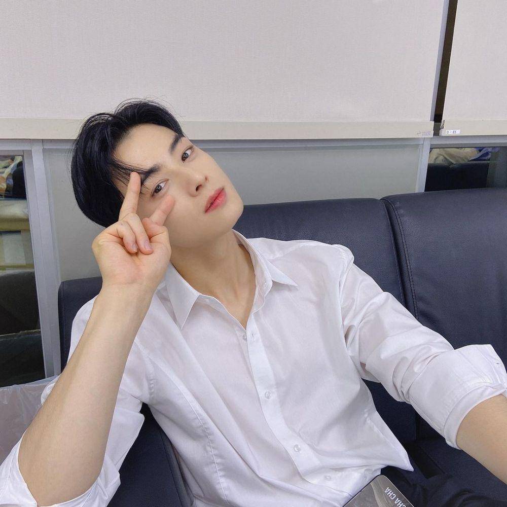 Instagram.com/eunwoo.o_c