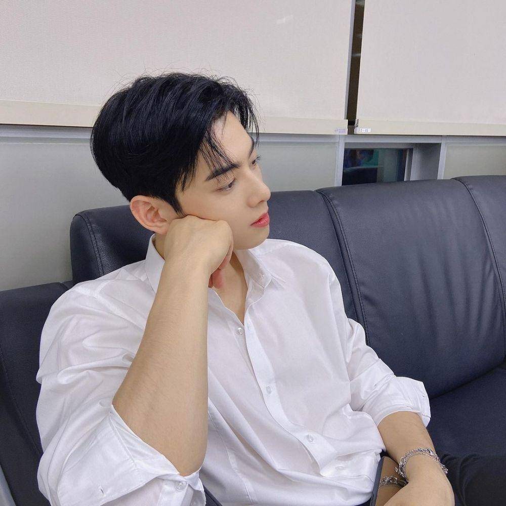 Instagram.com/eunwoo.o_c