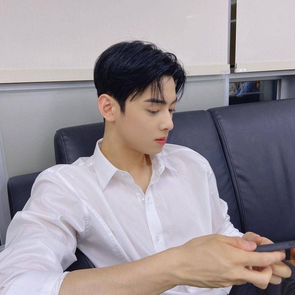 Instagram.com/eunwoo.o_c