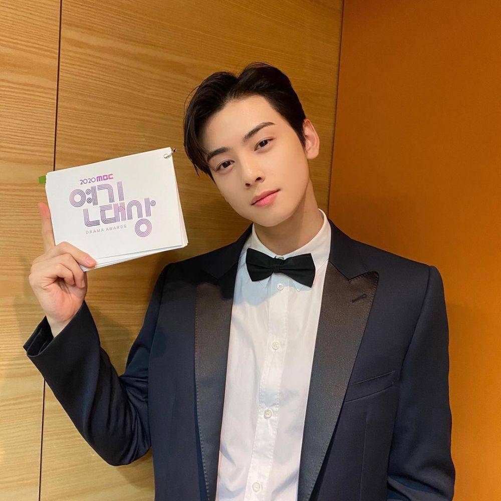 Instagram.com/eunwoo.o_c