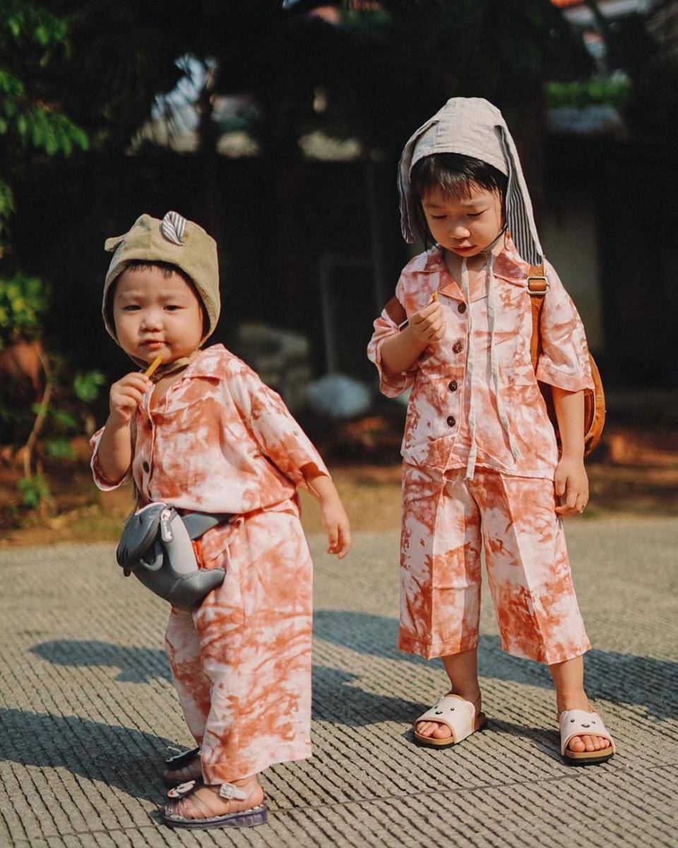 Gozali sister (instagram.com/mariakarinaa)