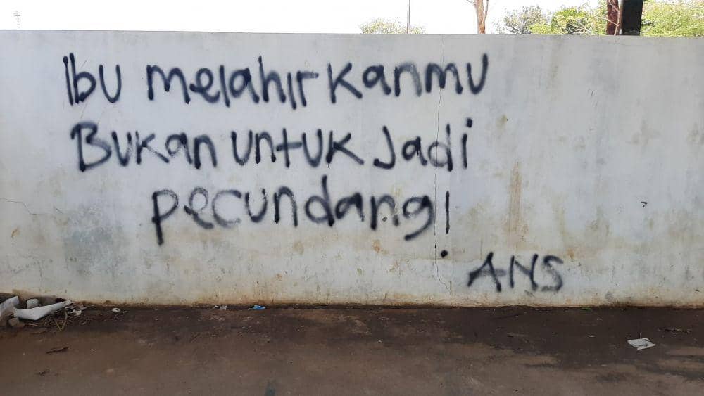 Twitter.com/curhatantembok