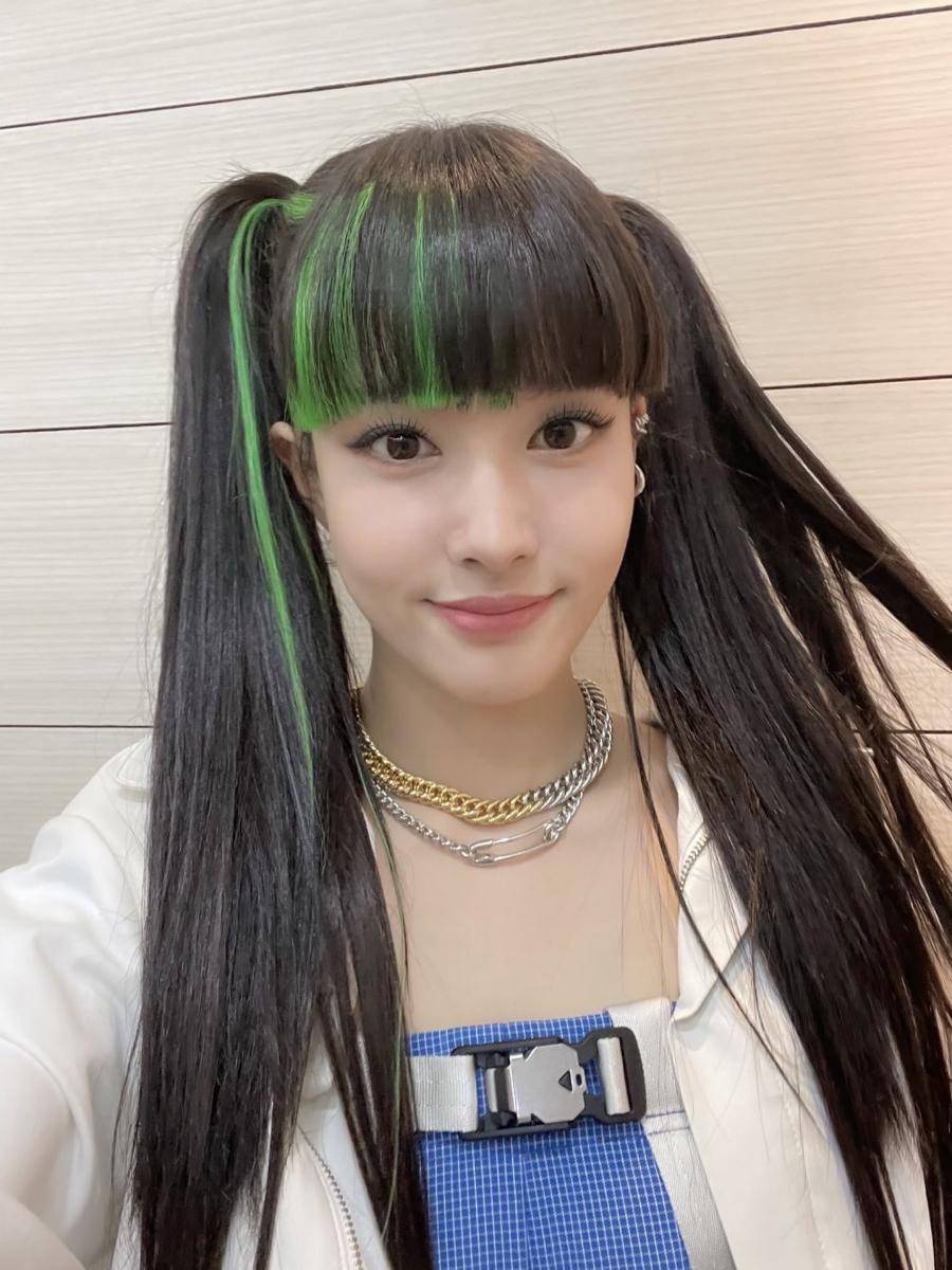 twitter.com/STAYC_official