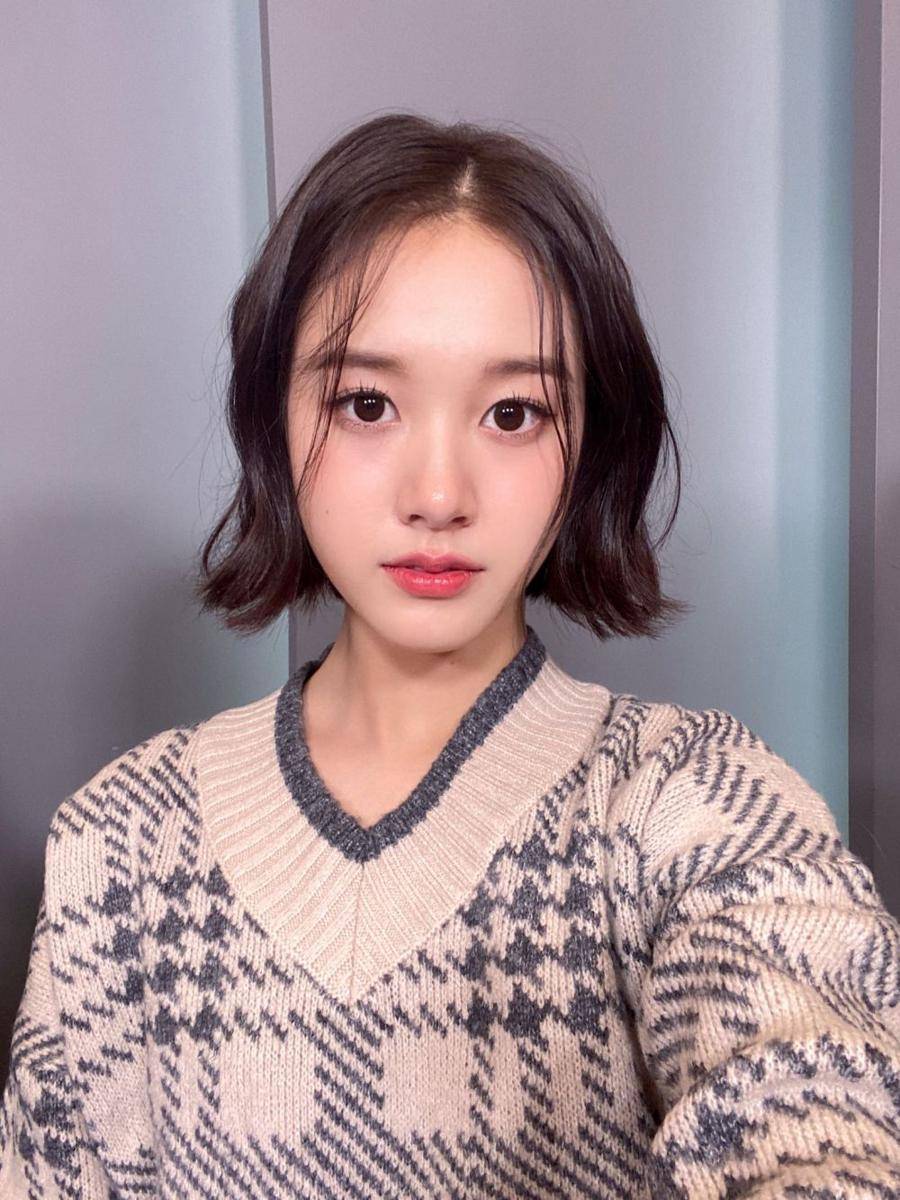 twitter.com/STAYC_official