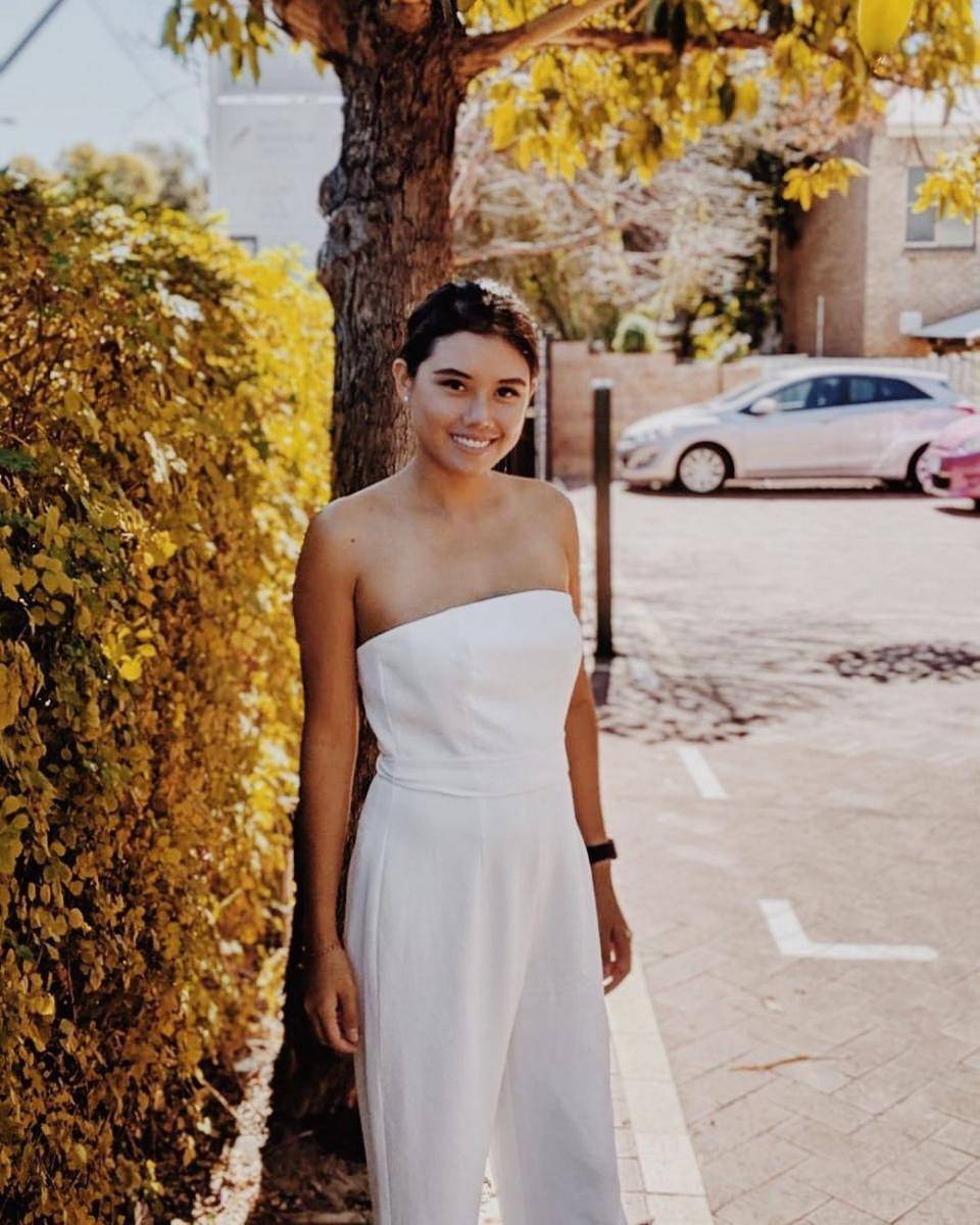 instagram.com/ineshputri