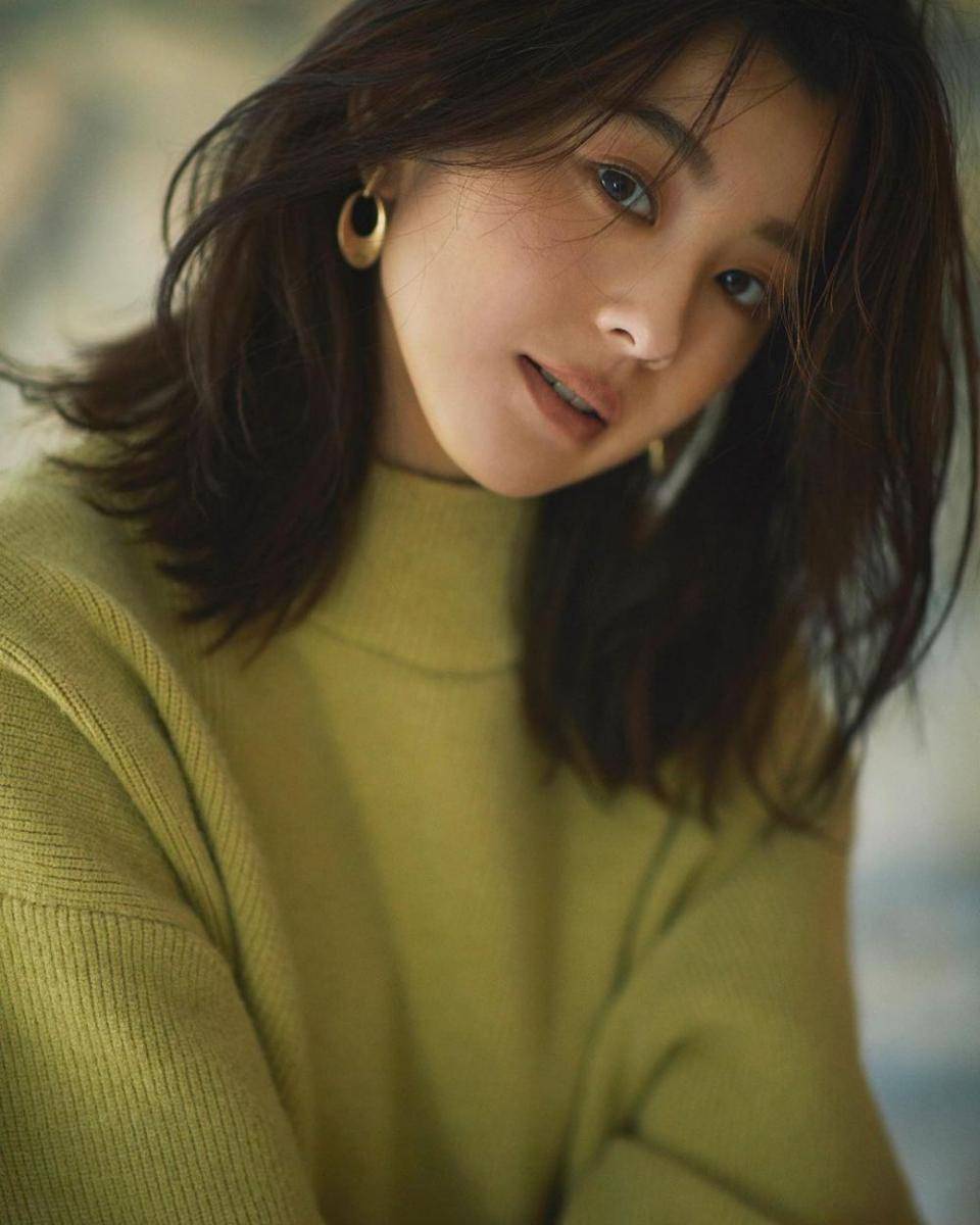 Instagram.com/asahina_aya
