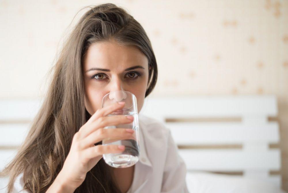 5 Manfaat Minum Air Hangat yang Jarang Orang Tahu, Jangan Sepelekan!