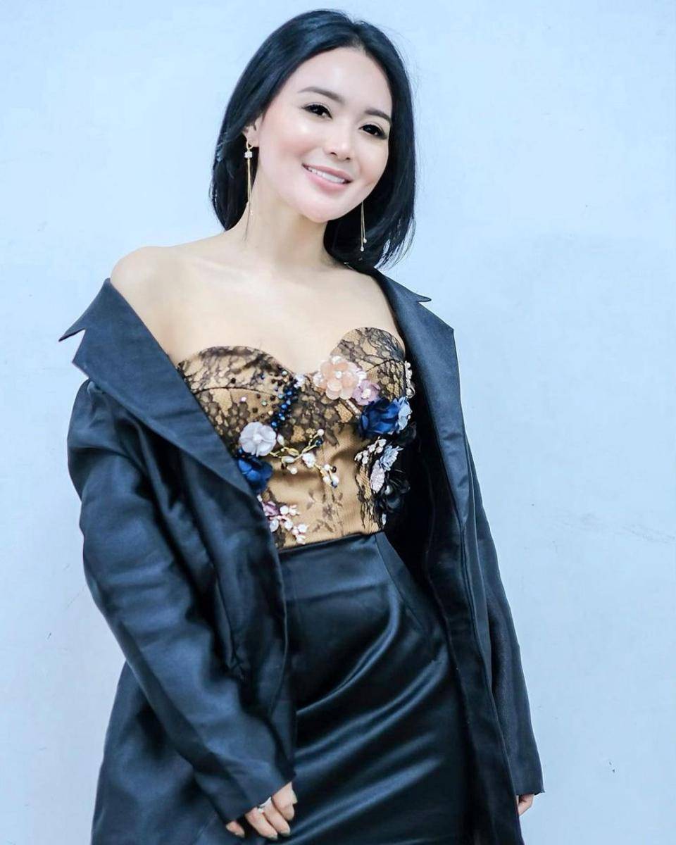 instagram.com/wikasalim