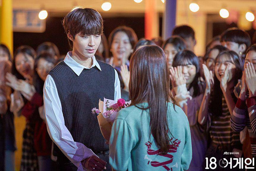 Hwag In Yeop di drama 18 Again (jtbc.joins.com)