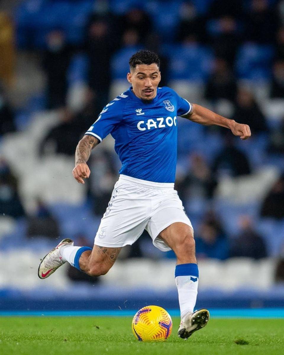 instagram.com/everton