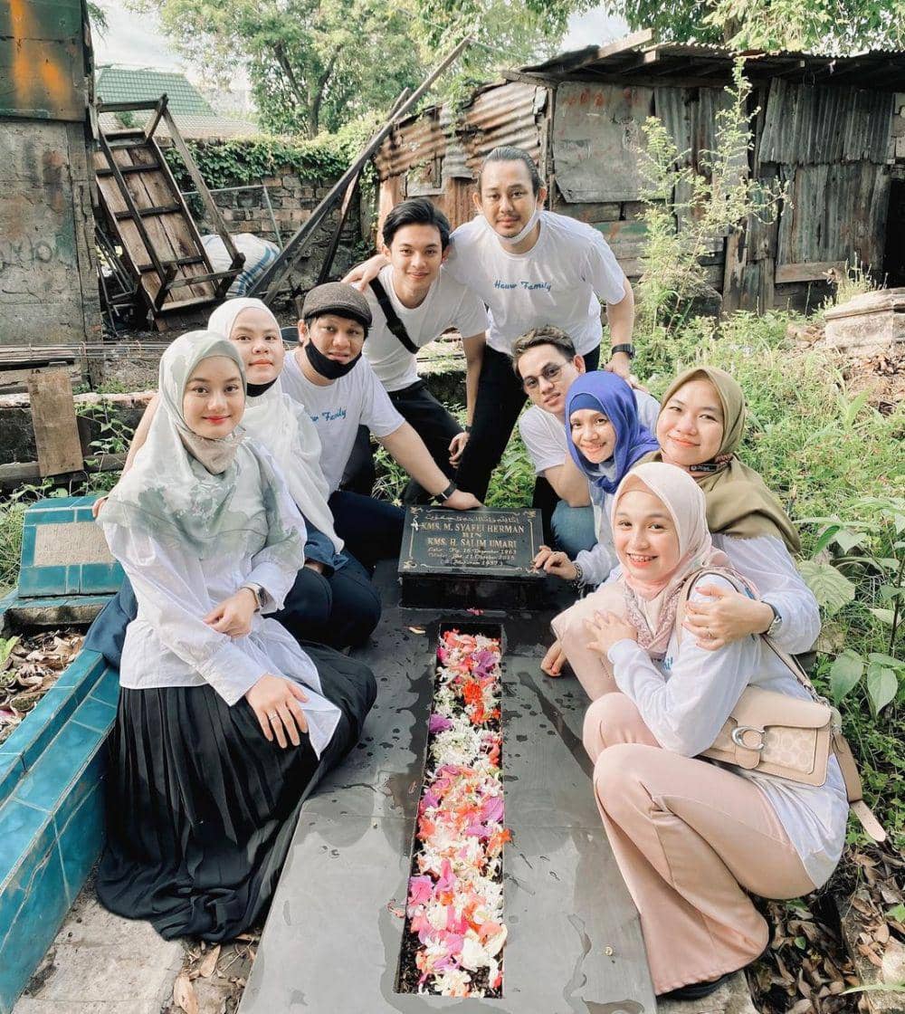 instagram.com/dindahw