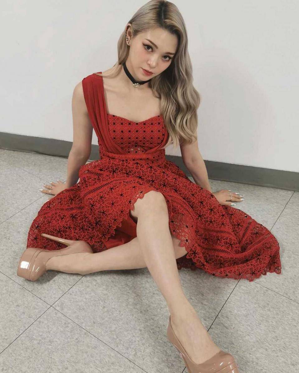 instagram.com/alexa_zbofficial