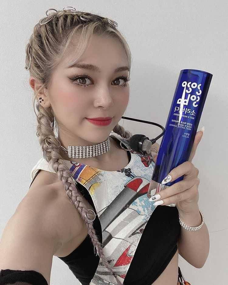 instagram.com/alexa_zbofficial