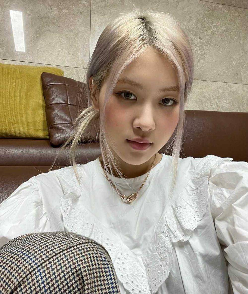 instagram.com/roses_are_rosie