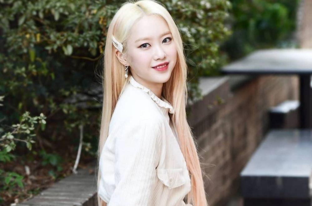 Bikin Miracle Terpana, 9 Potret Jiho Oh My Girl Dengan White Dress