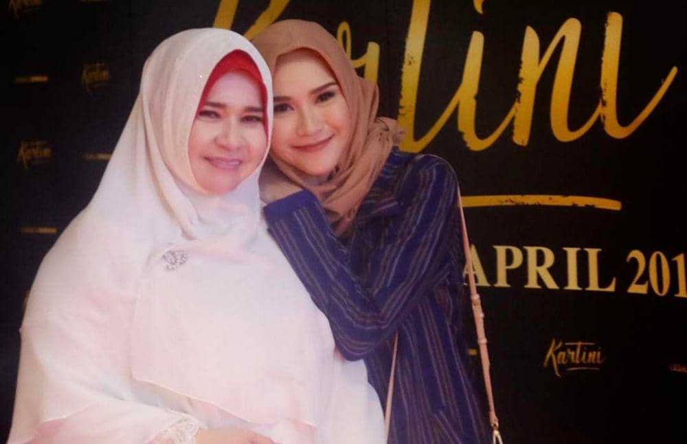 Jarang Disorot, 10 Momen Manis Zaskia Adya Mecca dengan sang Mama