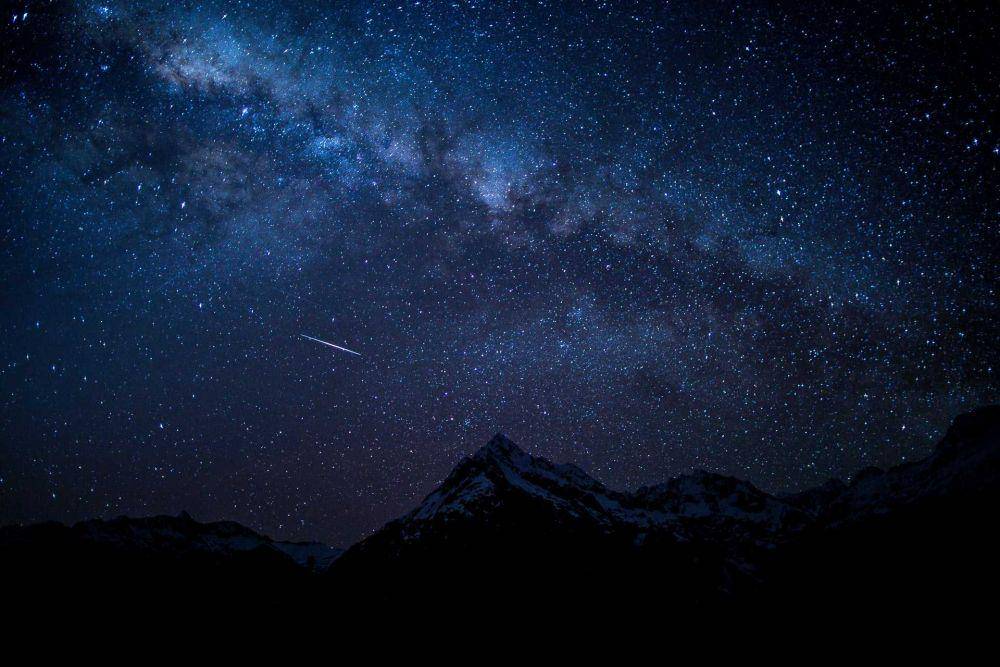 ilustrasi malam berbintang (unsplash.com/Phil Botha)