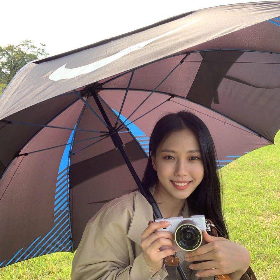 instagram.com/gominsi