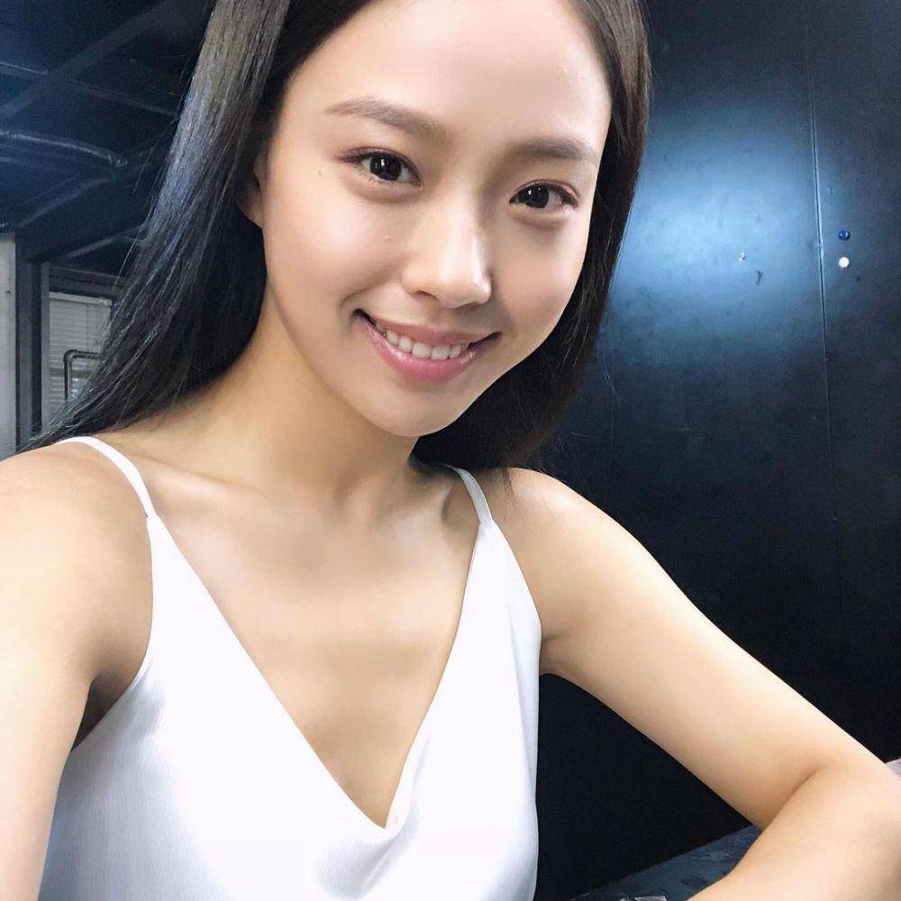 instagram.com/gominsi