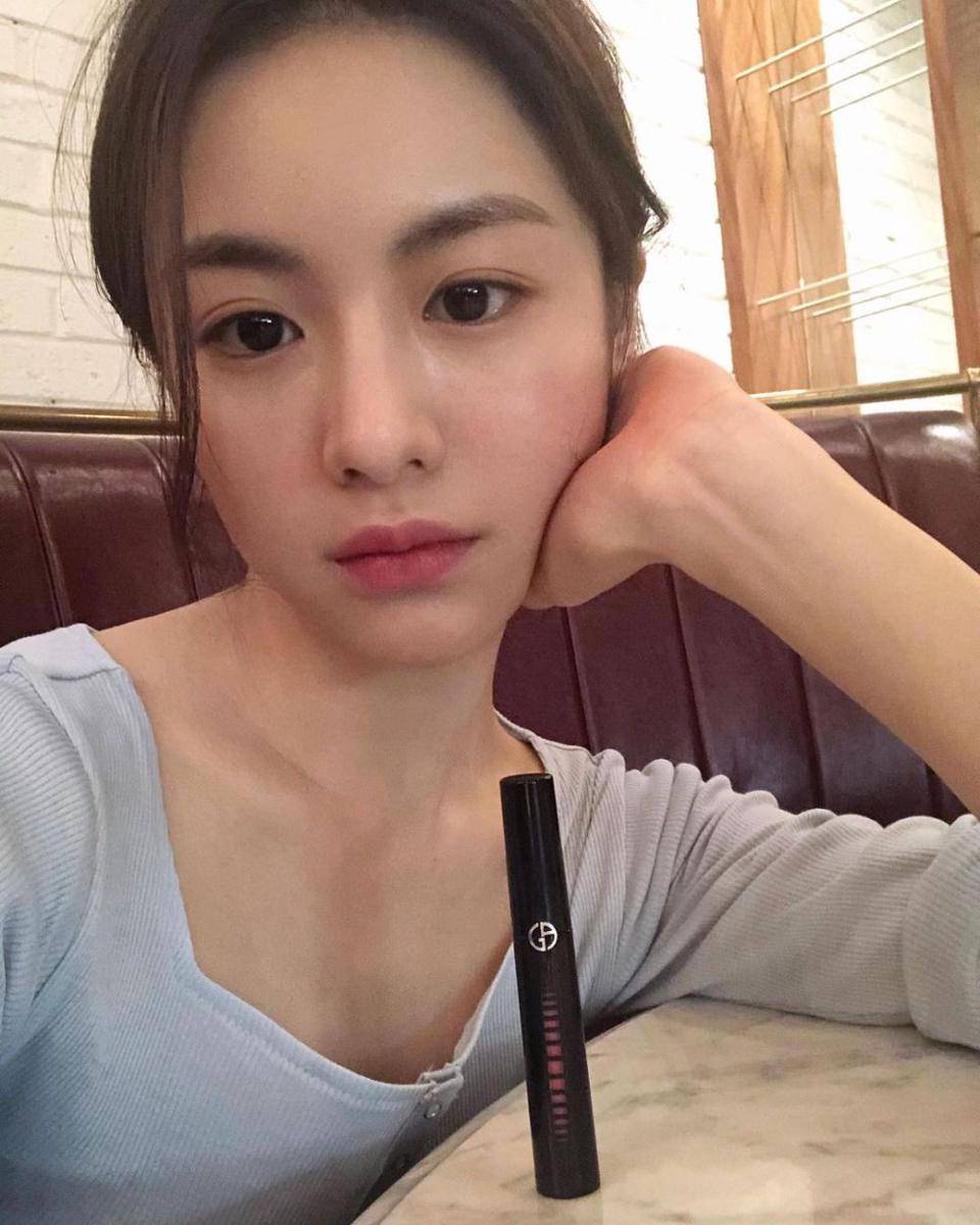 instagram.com/goyounjung