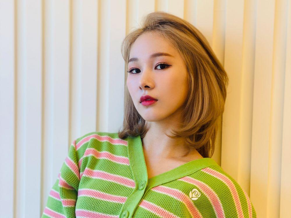 9 Fakta Mia Vokalis Utama EVERGLOW yang Genap Berusia 22 Tahun
