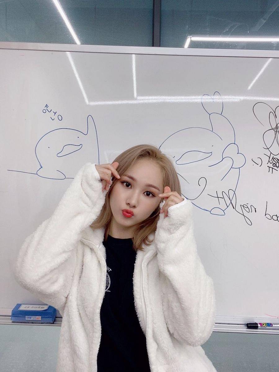 twitter.com/EVERGLOW_twt
