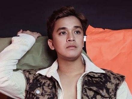 Ulang Tahun, 10 Potret Billy Syahputra yang Bersinar di Usia 30 Tahun
