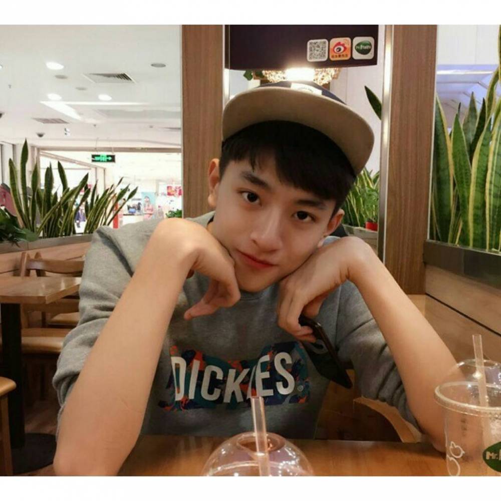 instagram.com/linyi_99