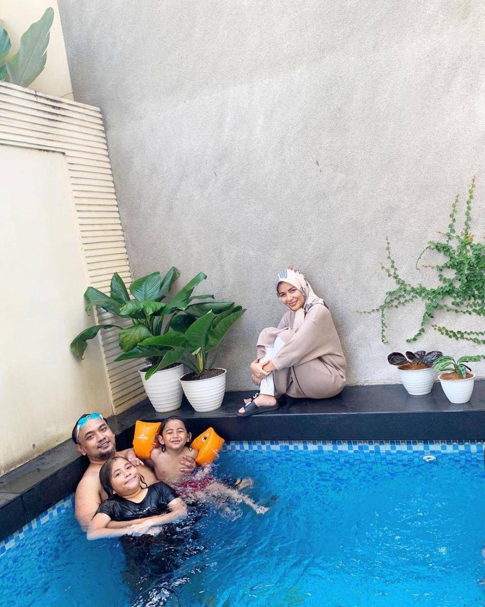 instagram.com/meisya__siregar