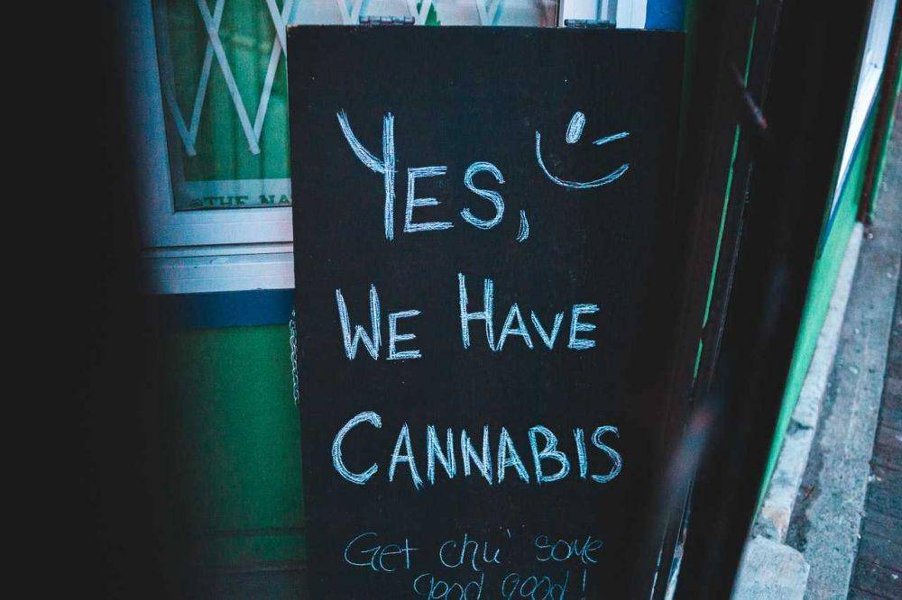 Ada lebih dari 500 kedai kopi di Belanda yang resmi menjual ganja. Ilustrasi (pexels.com/Erik Mclean)