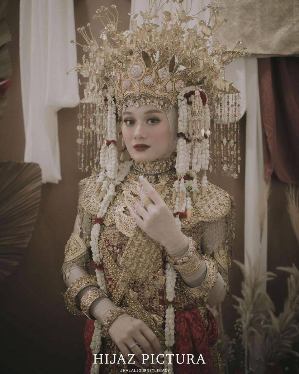 instagram.com/dindahw