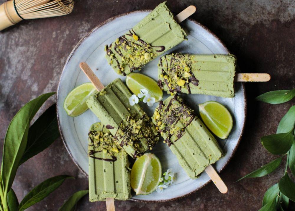 5 Olahan Popsicle Berbahan Matcha yang Segar dan Menenangkan Hati