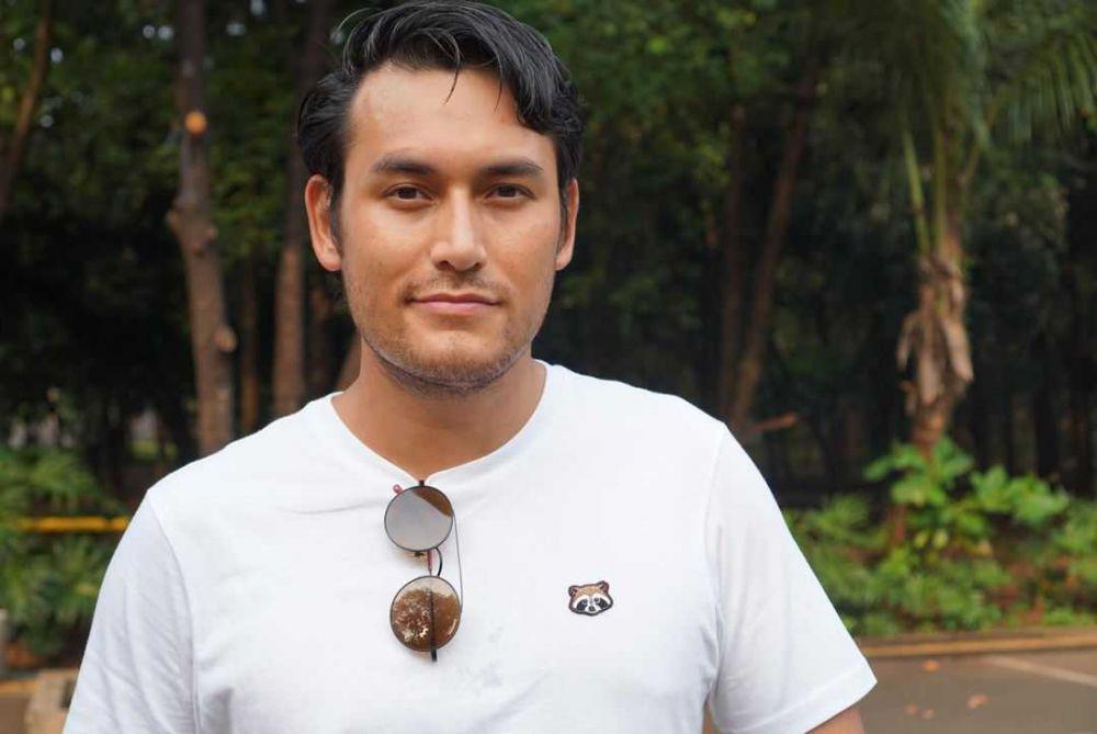 10 Potret Terbaru Arifin Putra yang Makin Gagah di Usia 33 Tahun