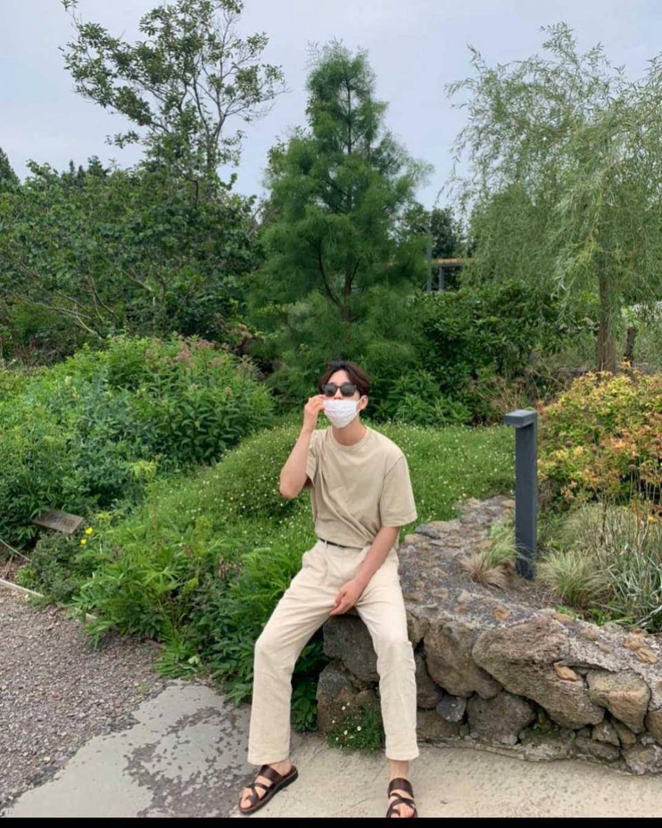 instagram.com/jinyoung_0922jy