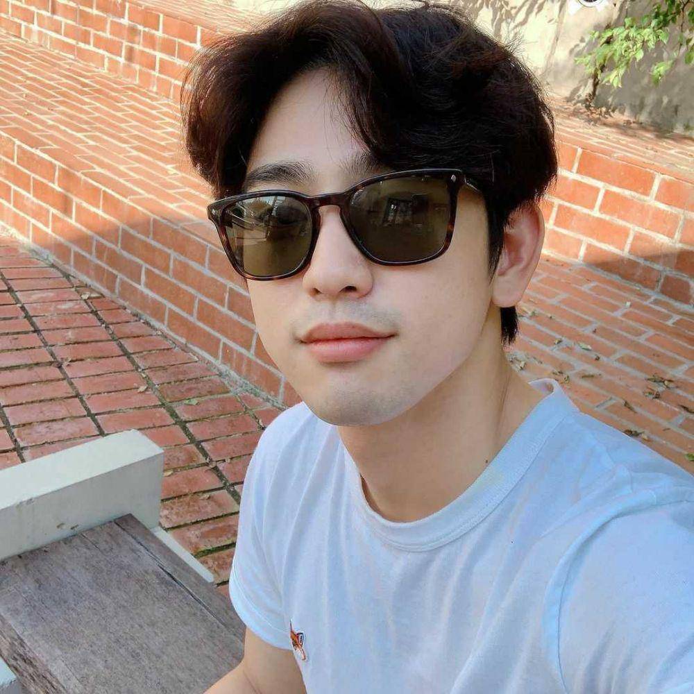 instagram.com/jinyoung_0922jy
