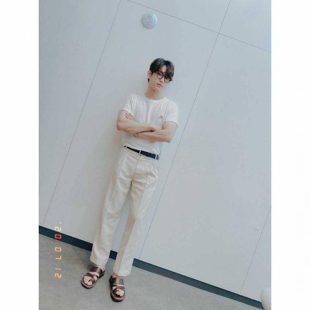 instagram.com/jinyoung_0922jy