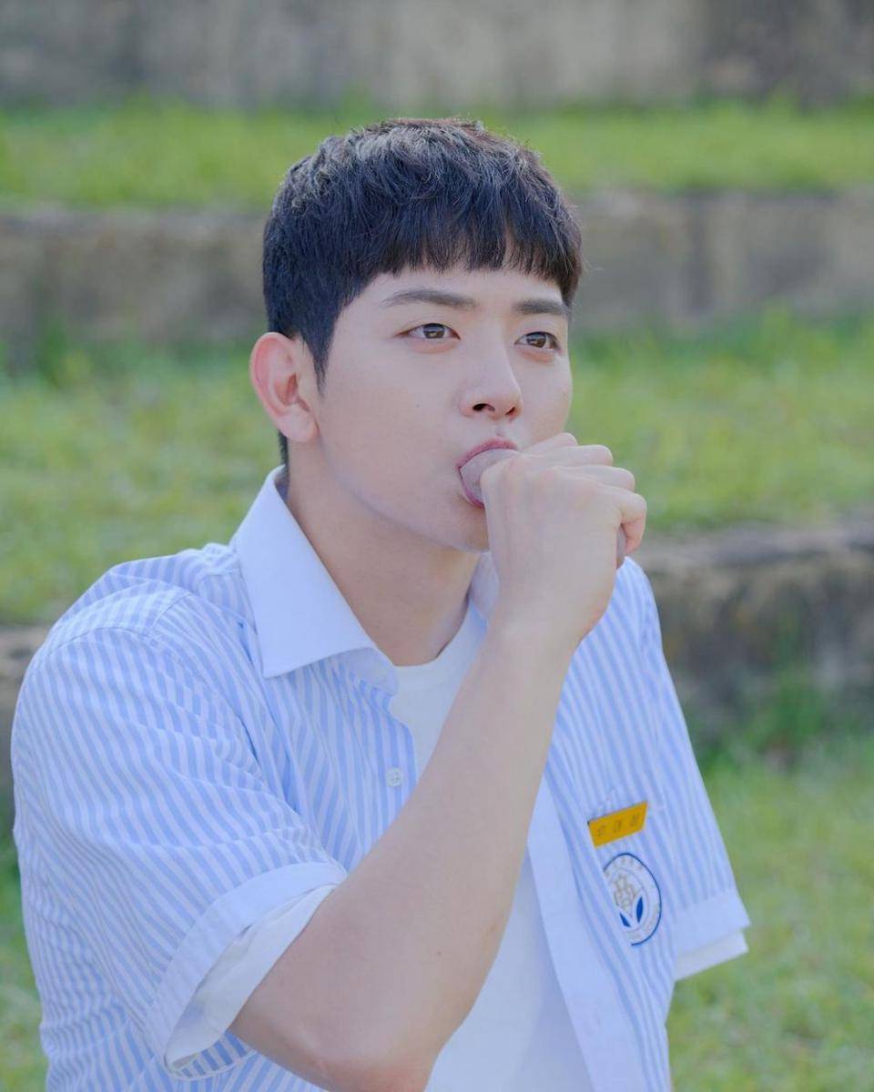 Instagram.com/hoihyuny