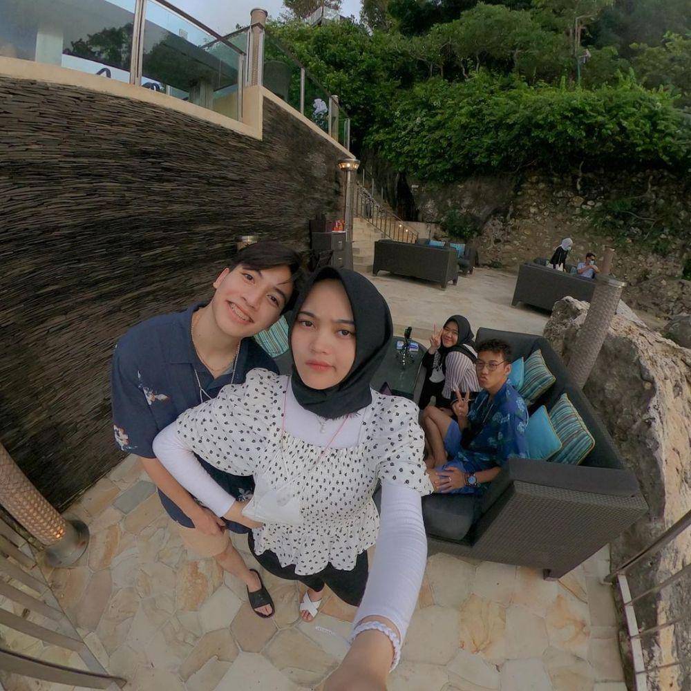 instagram.com/putridelinaa
